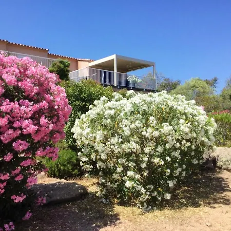 Maison Accueillante Avec Jardin Et Vue Sur Montagne à Porto-vecchio *
