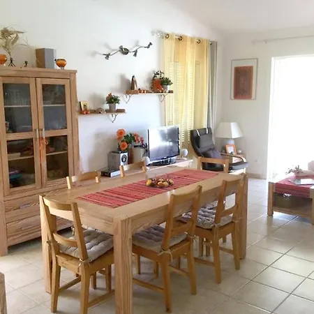 Maison Accueillante Avec Jardin Et Vue Sur Montagne A Porto-vecchio * Порто-Веккьо