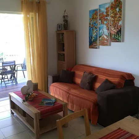 Maison Accueillante Avec Jardin Et Vue Sur Montagne A Porto-vecchio Дом отдыха