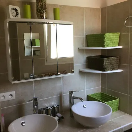 Maison Accueillante Avec Jardin Et Vue Sur Montagne A Porto-vecchio Дом отдыха Порто-Веккьо