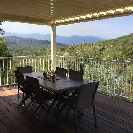 Maison Accueillante Avec Jardin Et Vue Sur Montagne A Porto-vecchio Порто-Веккьо