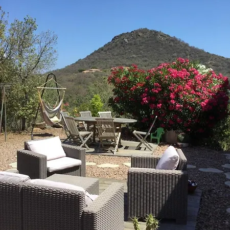 Maison Accueillante Avec Jardin Et Vue Sur Montagne A Porto-vecchio Порто-Веккьо