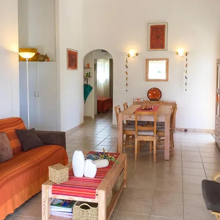 Maison Accueillante Avec Jardin Et Vue Sur Montagne A Porto-vecchio Porto-Vecchio (Corsica)